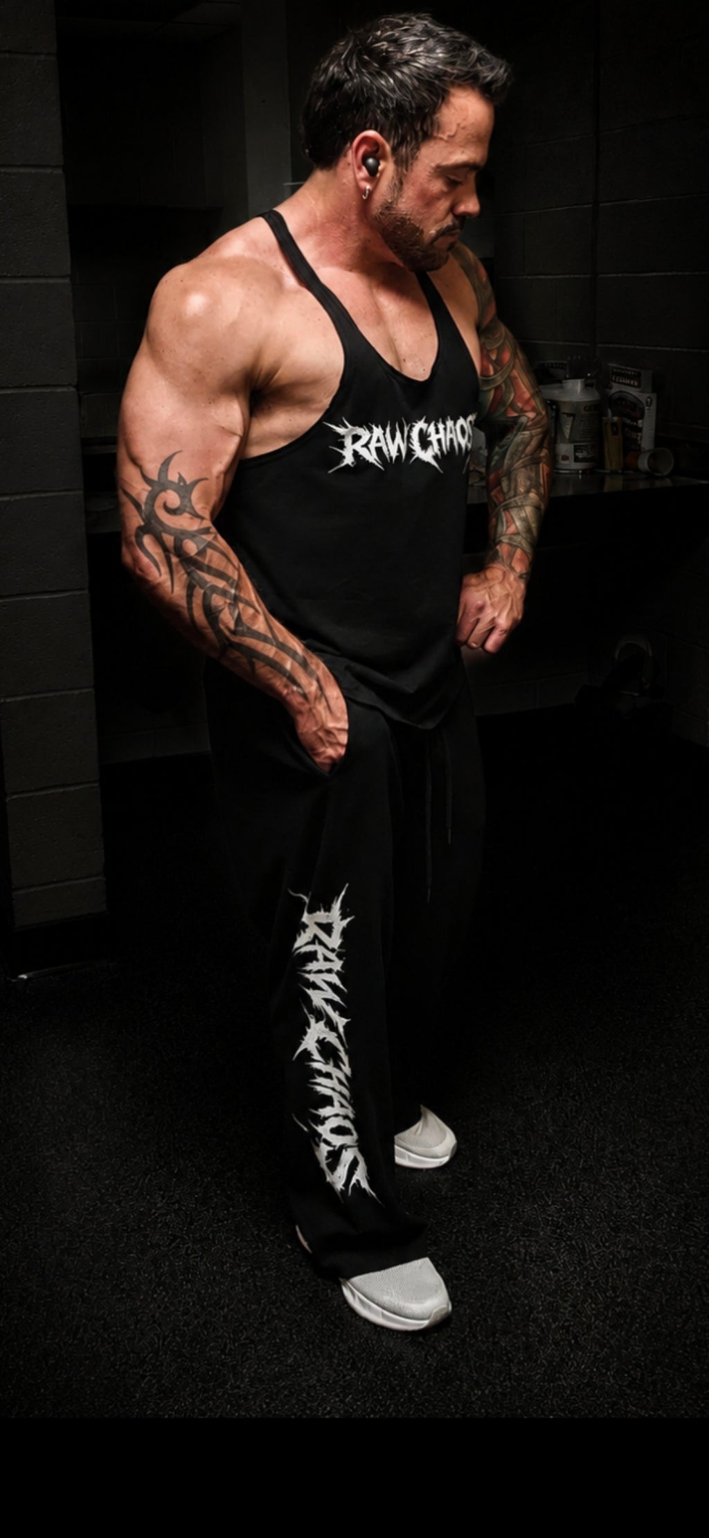 Wide leg pants! Thorn's logo!