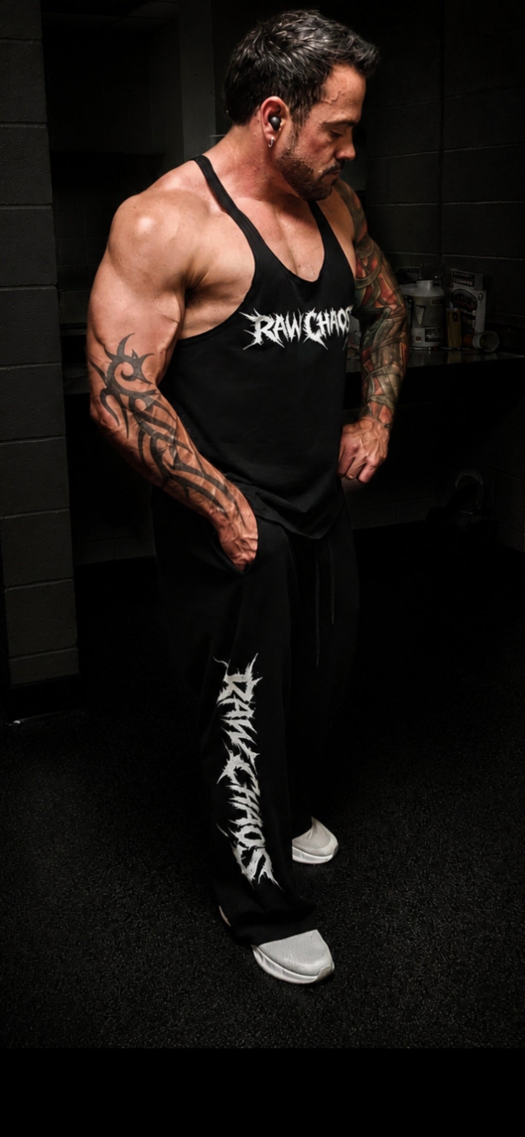 Wide leg pants! Thorn's logo!