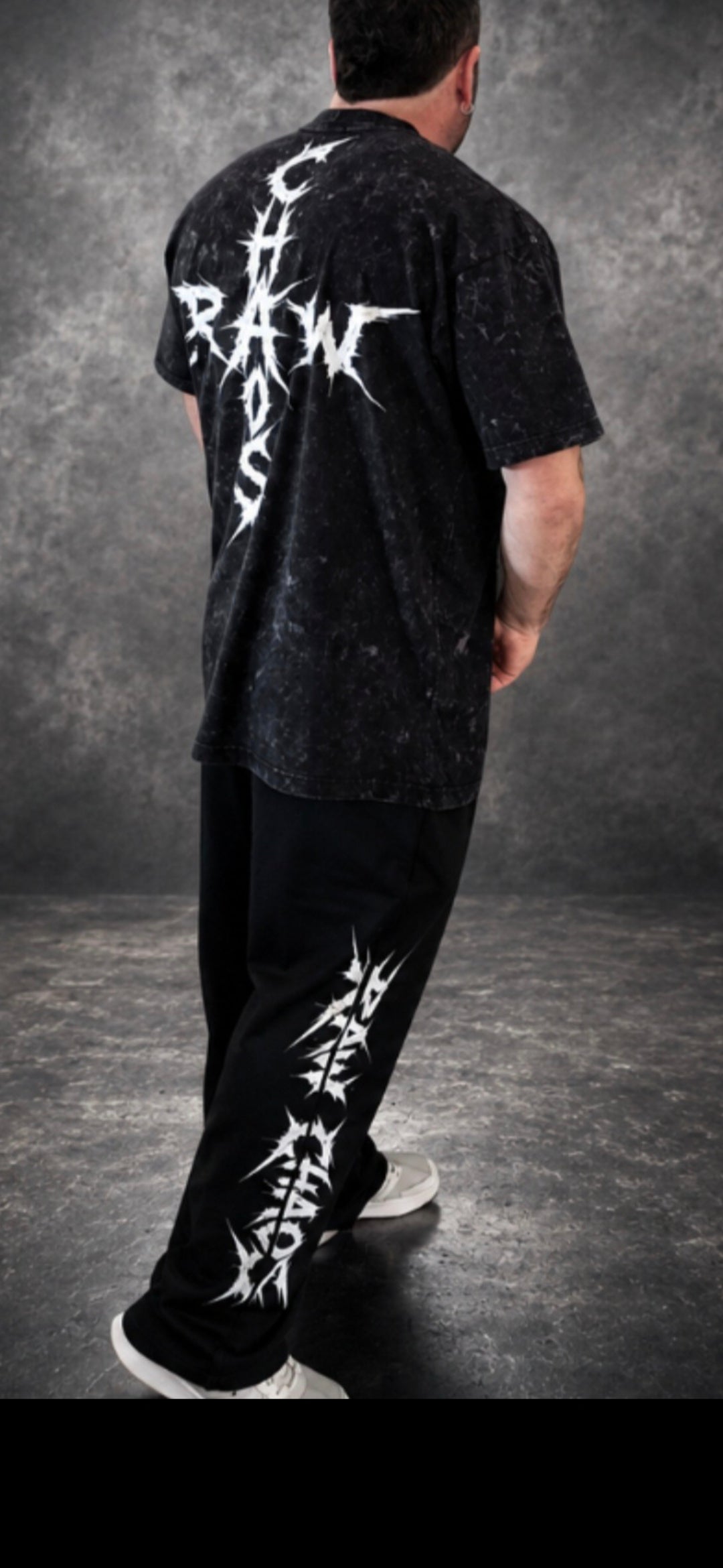 Wide leg pants razor's logo!